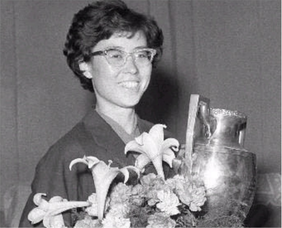 1961年世乒賽,周恩來宴請選手鬆崎君代,直言:茅臺酒送你父親吧 1961年世乒賽,周恩來宴請選手鬆崎君代,直言:茅臺酒送你父親吧