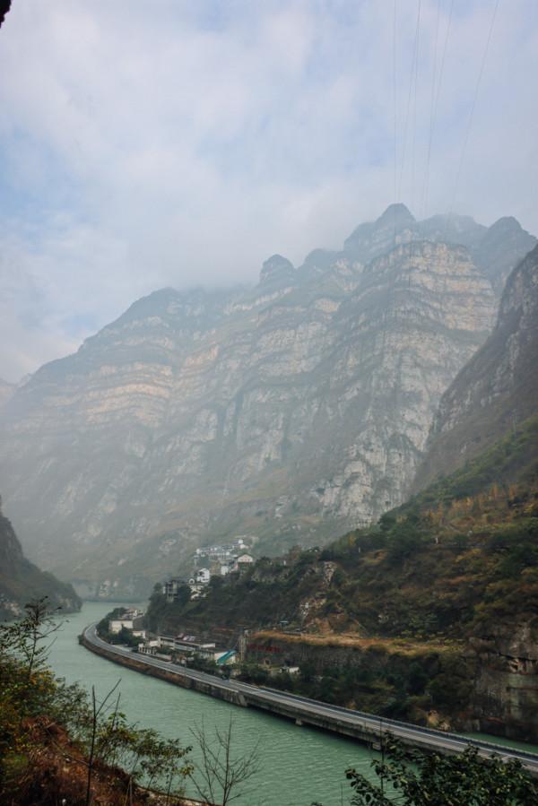 大渡河金口大峽谷，比長江三峽還美的景色，在四川也能看到
