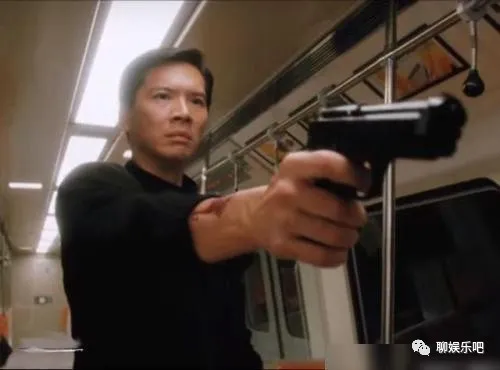 1996年，香港翻手為雲覆手為雨的大佬向華強，在北京搞不定流氓？