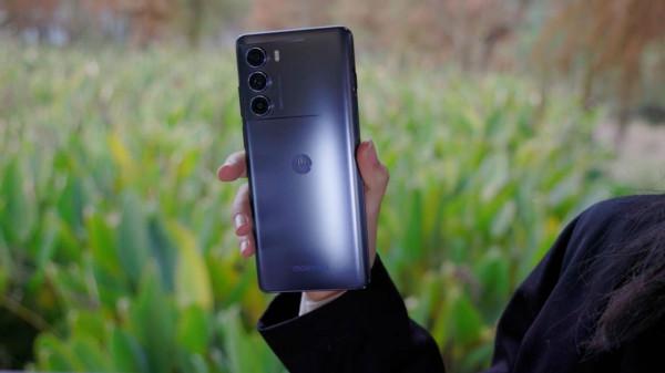 首發價1799！moto edge S30體驗，首款888 Plus+LCD屏手機靠得住嗎？