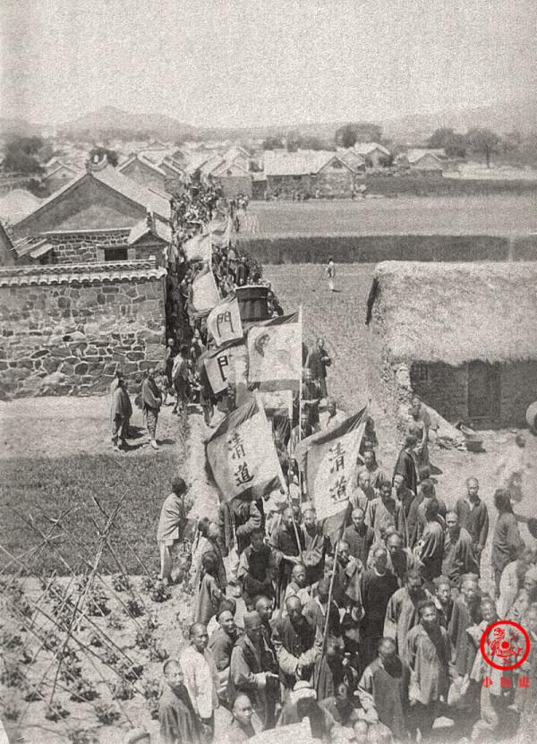 晚清老照片:小腳女子騎腳踏車,9歲陳寅恪與被免職的爺爺合影 晚清老照片:小腳女子騎腳踏車,9歲陳寅恪與被免職的爺爺合影