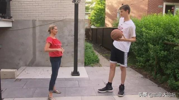 厲害了！加拿大15歲少年身高226.9cm！創吉尼斯世界紀錄
