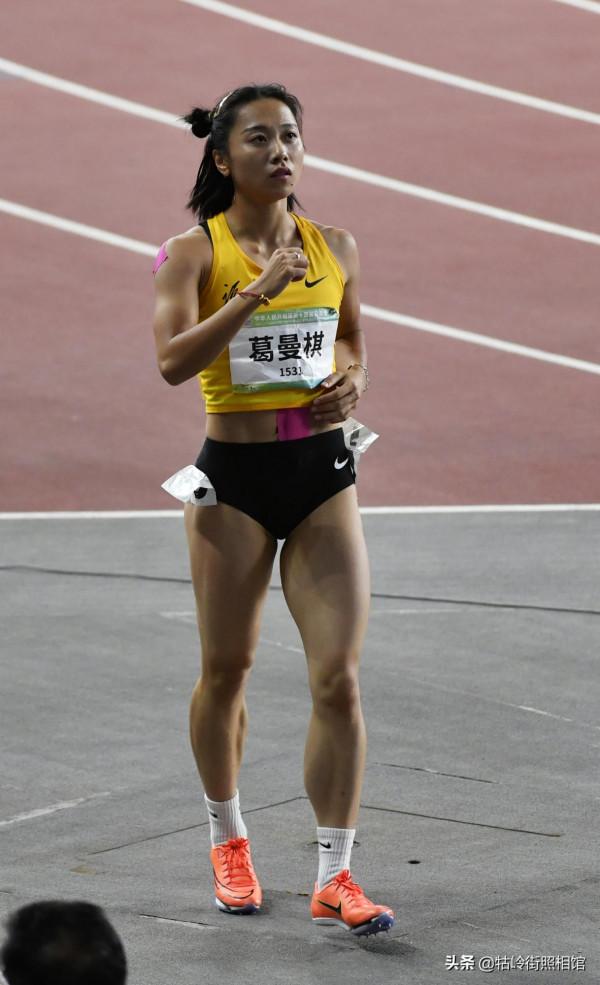 全運會女子百米奪冠 哪吒頭的葛曼棋如同踩上了風火輪