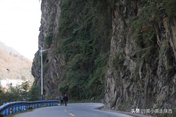 陝南太不容易了！一個山窩窩裡的小鎮，沒想到是縣城副中心，失敬