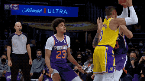 湖人又崩了，老炮攻防兩端拿捏詹瓜！鵜鶘再現勇士電梯門戰術