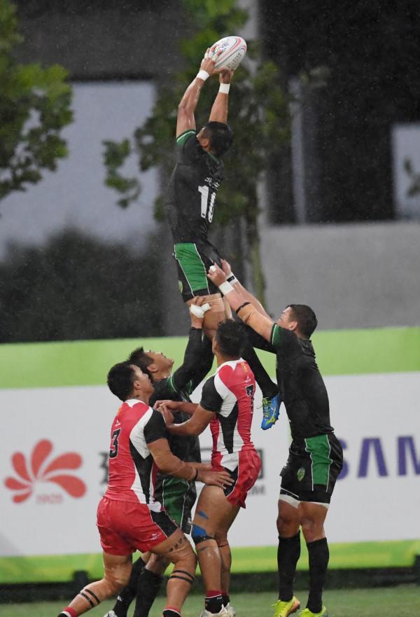 速度與肌肉的碰撞！山東隊奪得全運會男子橄欖球金牌