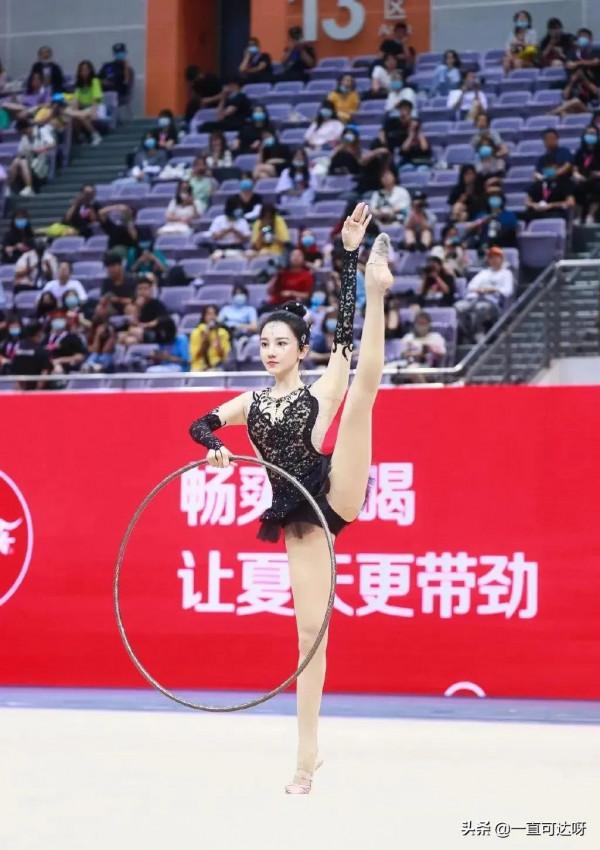 演技好，身材優秀的陳小紜，現實版的在逃公主吧