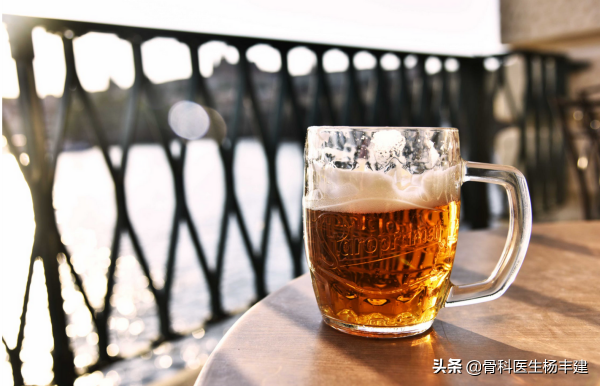 60歲後如何養護骨骼？醫生提醒：切記躲開這3個誤區