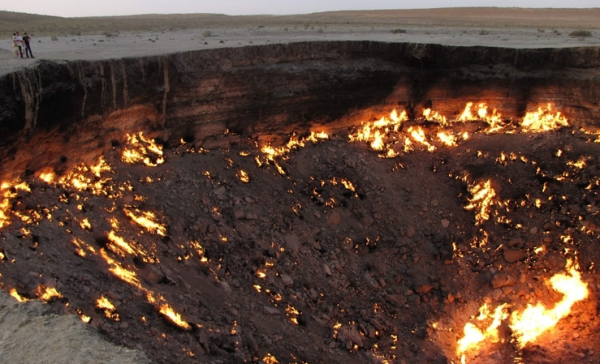 地球「地獄之門」烈火燃燒數十年 土庫曼總統下令關閉