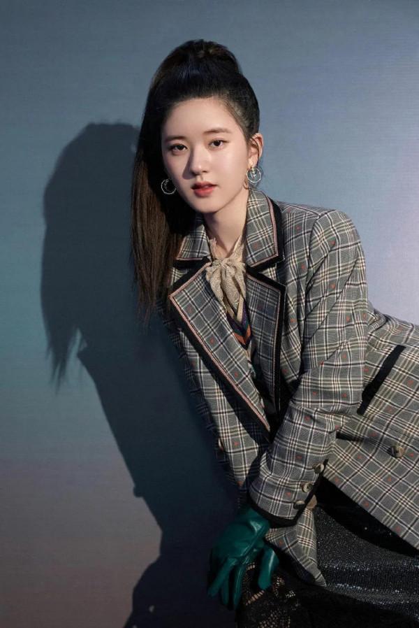 趙露思，青年演員，猶如怒放的玫瑰