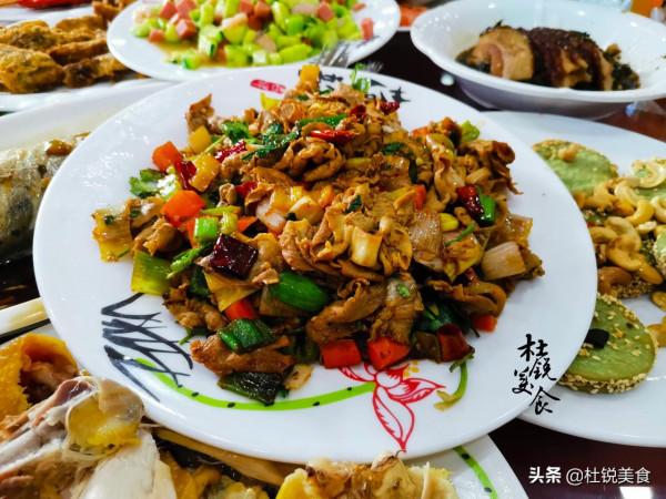 600一桌的農村大席,曬朋友圈火了,網友:這麼實惠,1千也值 600一桌的農村大席,曬朋友圈火了,網友:這麼實惠,1千也值