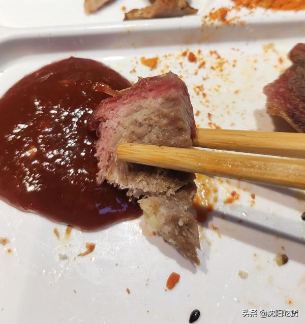 這頓飯至少4個人才能吃,一個腿不知不覺就沒了,蘸蒜蓉辣醬真香 這頓飯至少4個人才能吃,一個腿不知不覺就沒了,蘸蒜蓉辣醬真香