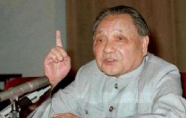 鄧小平談接收香港方案：如有阻礙迴歸的事情發生，部隊直接開進去