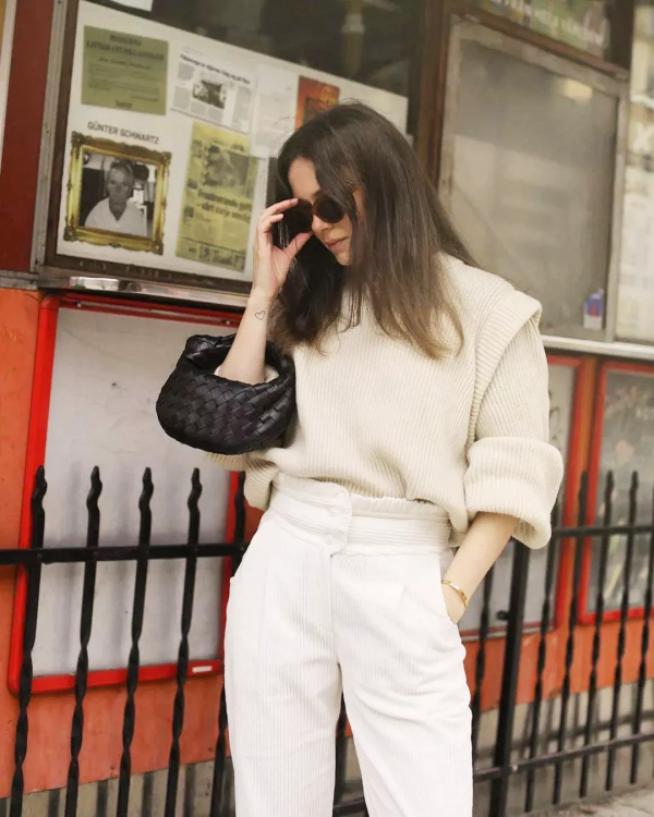 奶奶衫+連衣裙、西裝+闊腿褲，今秋王炸組合，顯高顯瘦炸了