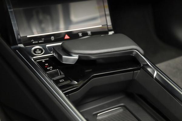 比進口版便宜10萬多 續航提升到500km 實拍一汽-大眾奧迪e-tron