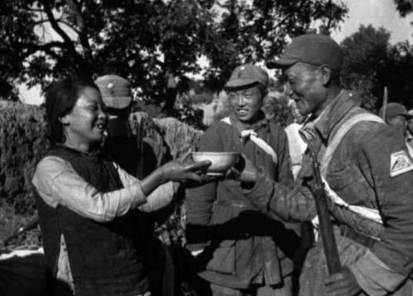 毛澤東對戰30萬敵軍,突然下令“原地睡覺三天”,巧妙轉危為安 毛澤東對戰30萬敵軍,突然下令“原地睡覺三天”,巧妙轉危為安