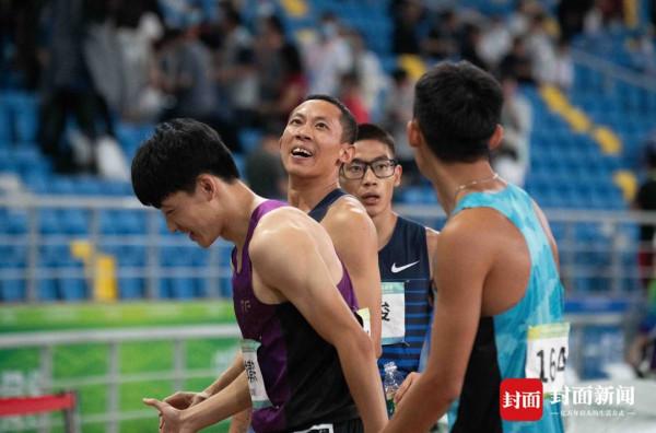 起飛！圖片聚焦四川楊磊田徑400米奪金一刻