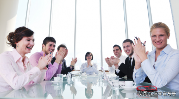 新品速遞|藍零8麥4K智慧攝像機U1M,顛覆傳統視訊會議 新品速遞|藍零8麥4K智慧攝像機U1M,顛覆傳統視訊會議