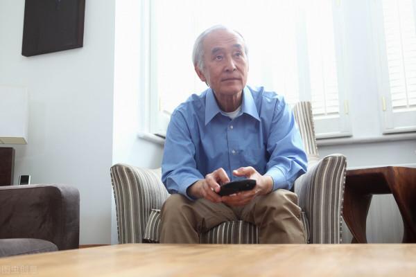 75歲老人:我有百萬存款,啥也不缺,但唯一的心願卻是想早點走 75歲老人:我有百萬存款,啥也不缺,但唯一的心願卻是想早點走