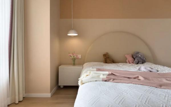 為了迎接新生女兒,一家人花90W在屋裡造了個太空艙 為了迎接新生女兒,一家人花90W在屋裡造了個太空艙