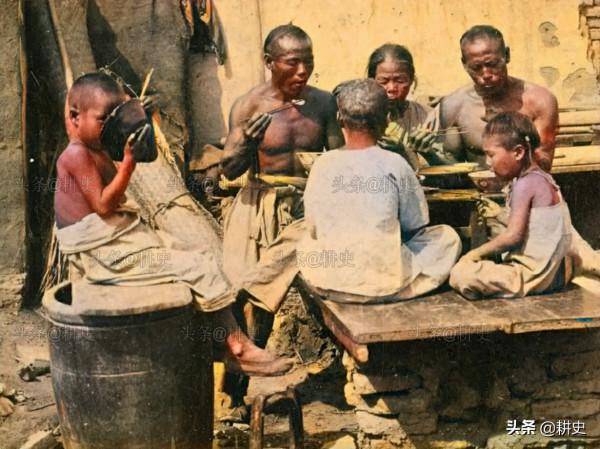 19張晚清老照片，慈禧的泡澡盆，鎖住腳的女犯人，看盡社會百態