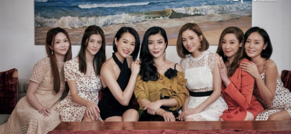 吳千語和胡杏兒母子春節小聚，畫風和諧溫馨，再破不和傳聞