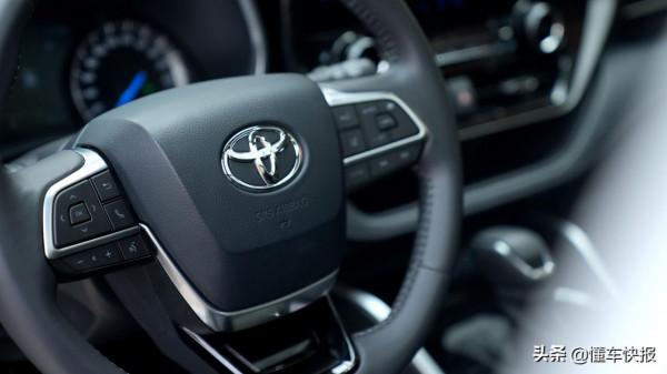 6座/7座SUV強強對話，大眾攬境和豐田漢蘭達誰表現更全面？