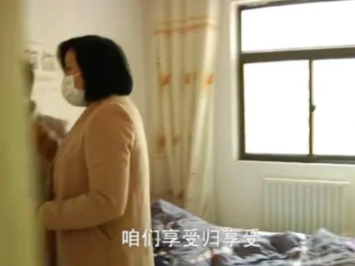 “他說借多少還多少”39歲女子借錢養男友8年，男友：兩人不合適