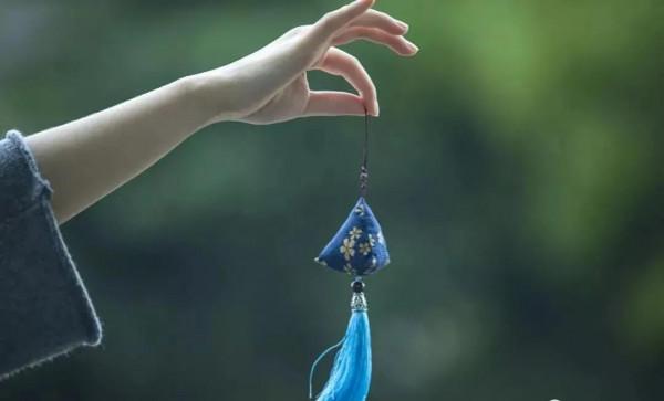 鐵凝作品:人比狗累 鐵凝作品:人比狗累