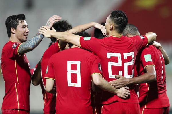 國足苦戰越南!武磊梅開二度加絕殺!體力不支遭圍攻 李鐵1點難解 國足苦戰越南!武磊梅開二度加絕殺!體力不支遭圍攻 李鐵1點難解