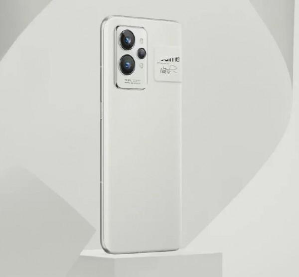 真我GT2Pro準備衝擊5000元價位，建議真我改名真貴