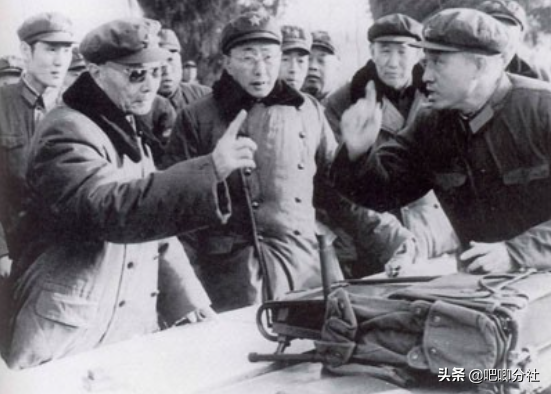 張愛萍與楊成武為什麼事,互拍桌子,撂狠話?說起來各有各的道理 張愛萍與楊成武為什麼事,互拍桌子,撂狠話?說起來各有各的道理