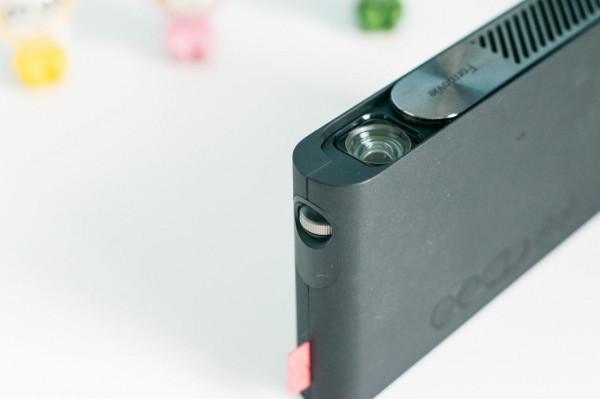 戶外看大片，辦公投文件，口袋鐳射投影機峰米P1效果實測