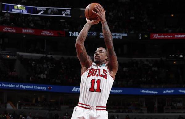 尷尬！湖人休賽期3選1做最差決定，不給阿贊3年合同錯過爭冠時機