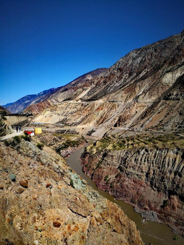 梅里雪山腳的世外桃源雨崩之旅第五天一一尼農峽谷 梅里雪山腳的世外桃源雨崩之旅第五天一一尼農峽谷