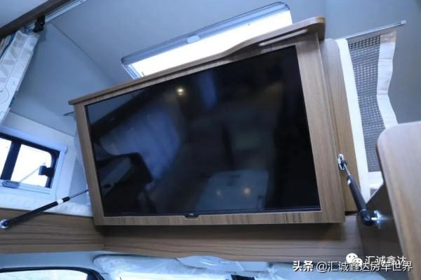 隔音保暖質量強的瑞弗房車，動力強帶氣旋座椅！內飾古典住著舒適