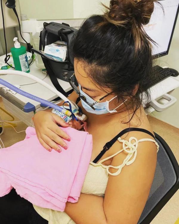 “我的孩子在新加坡早產,只有1kg重!面臨35萬天價賬單......” “我的孩子在新加坡早產,只有1kg重!面臨35萬天價賬單......”