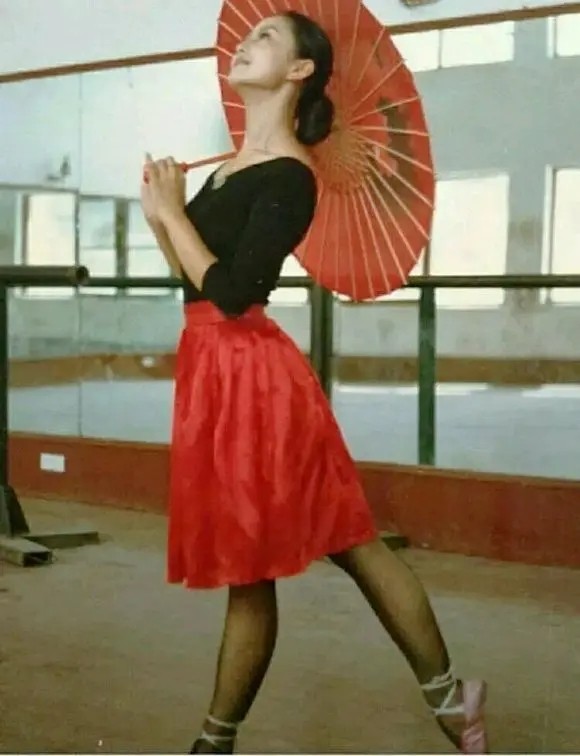 苦命的劉丹:27歲去世,父親殉職,哥哥離世,蕭劍為她掃墓21年 苦命的劉丹:27歲去世,父親殉職,哥哥離世,蕭劍為她掃墓21年