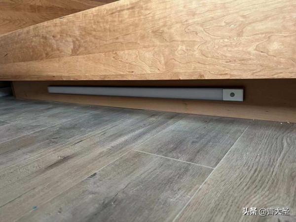 兩招空間擴容!10㎡臥室竟能塞下101個登機箱 兩招空間擴容!10㎡臥室竟能塞下101個登機箱