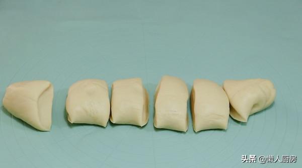 這是毛毛蟲麵包一次醒發的做法,大人小孩搶著吃,學會可以出攤了 這是毛毛蟲麵包一次醒發的做法,大人小孩搶著吃,學會可以出攤了