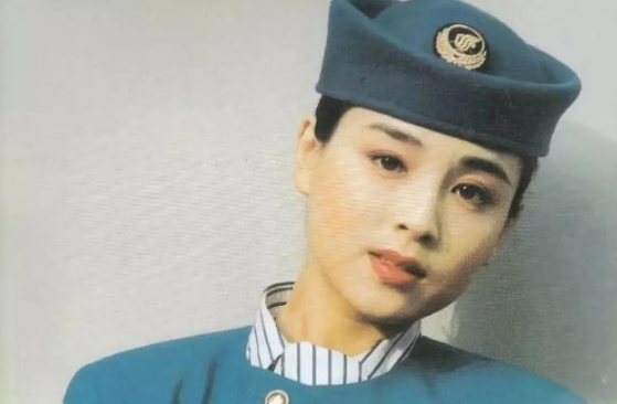 趙明明：失敗的婚姻給她造成心靈創傷，為了女兒至今未嫁