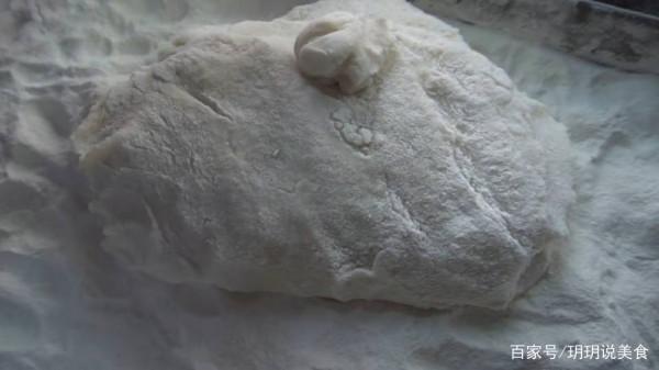 陝西夫妻賣特色小吃，3元一個皮薄餡多，日賣700個月收入好幾萬