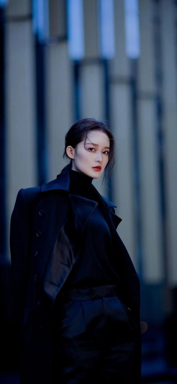 精美圖集｜李沁五官精緻，氣質優雅