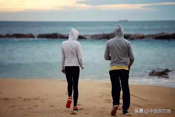 科學鍛鍊肝健康：分享肝病患者鍛鍊的3大注意事項和2種運動方式