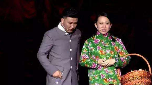 丫蛋：17歲被趙本山一眼相中，兩任老公都是同門師兄很尷尬