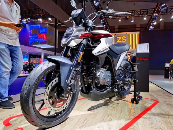 老牌摩企的年輕化之作，外觀新潮配置主流，售價定成敗