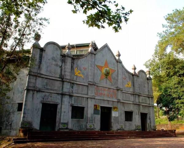 粟裕的愛將被三個農民殺害,粟裕下令:挖地三尺,也要找出兇手 粟裕的愛將被三個農民殺害,粟裕下令:挖地三尺,也要找出兇手