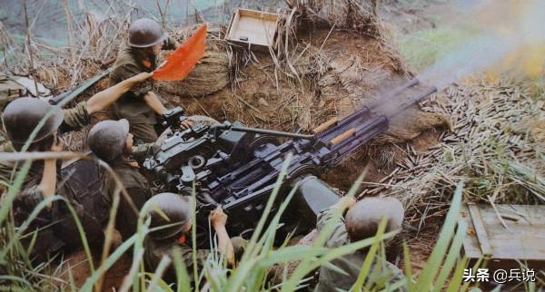 高射機槍平射,越軍血肉橫飛!槍管打紅輪著換,班長立一等功 高射機槍平射,越軍血肉橫飛!槍管打紅輪著換,班長立一等功