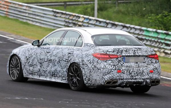 2023款賓士C63AMG諜照曝光 2.0升渦輪增壓直列-4將取代4.0升V-8