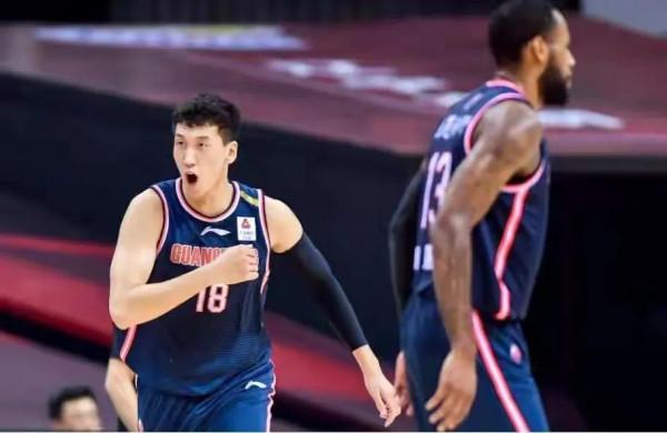 CCTV5+直播，小將撐內線，老四人組擔重任，廣東戰同曦如何演繹